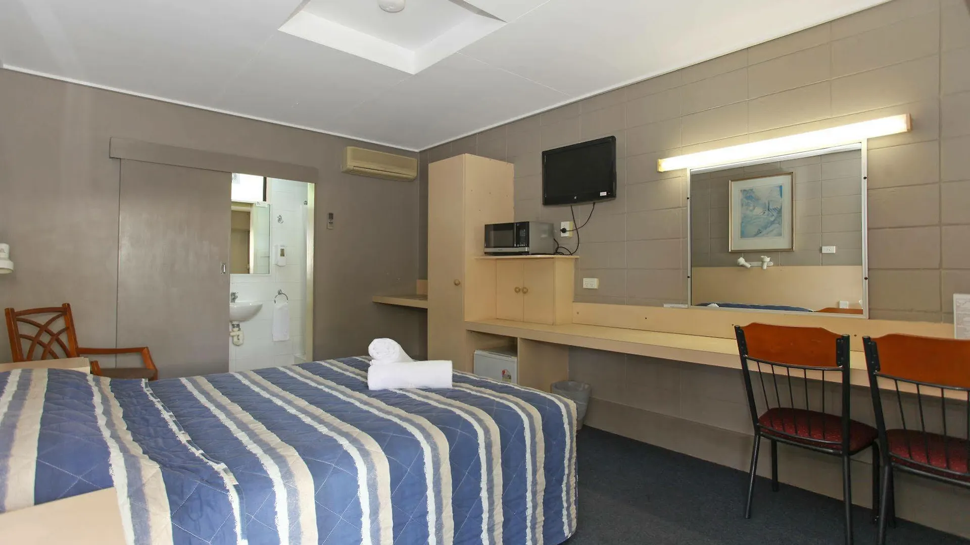 ***  Tandara Hotel Motel Sarina Australia
